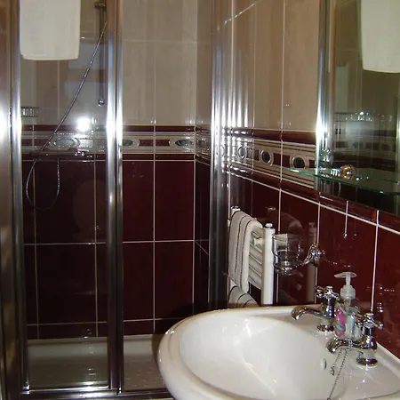 Alverna House Атлон