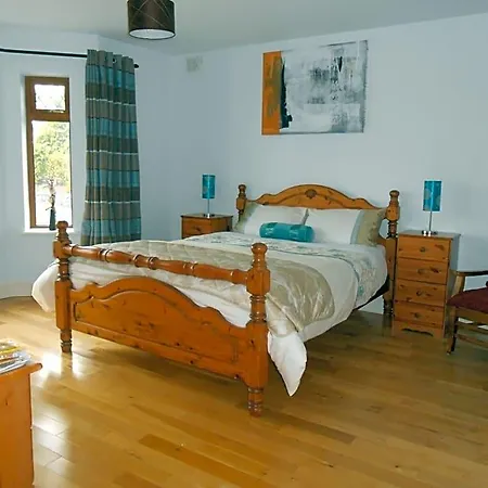 Alverna House Атлон