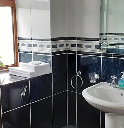 Alverna House Атлон
